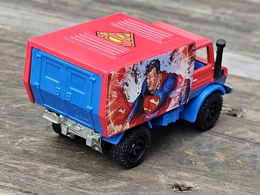 Superman (Mercedes Benz Unimog) - Image 4