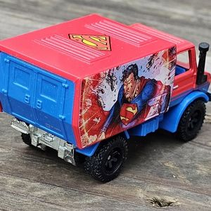 Superman (Mercedes Benz Unimog)