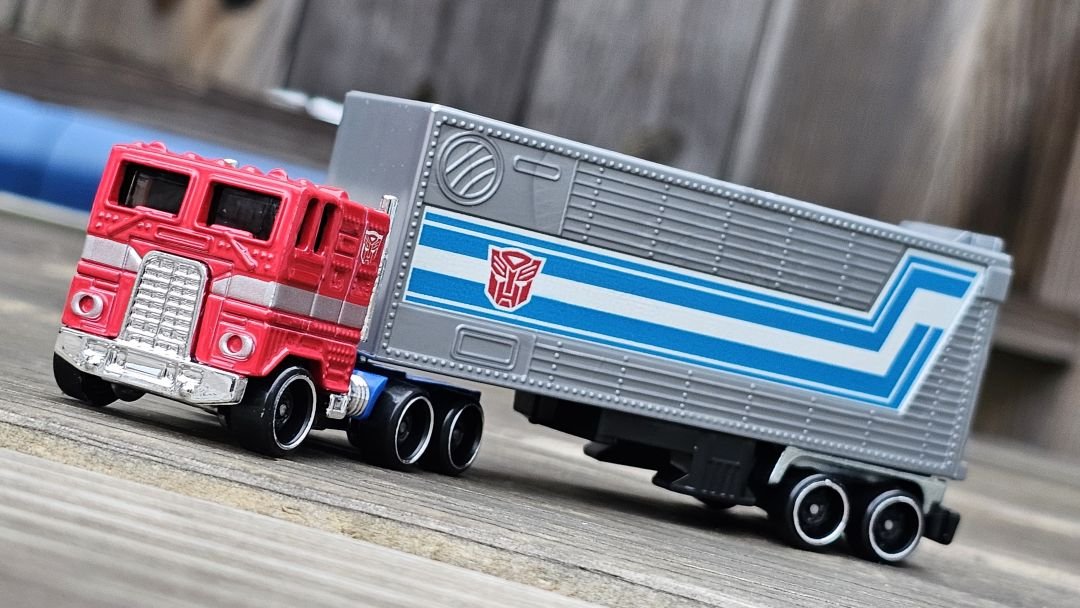 Track Fleet Optimus Prime  - Image 2