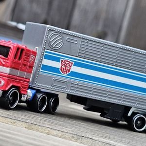 Track Fleet Optimus Prime 