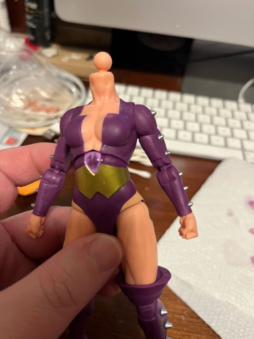 Marvel Legends Secret Wars Titania - Image 5