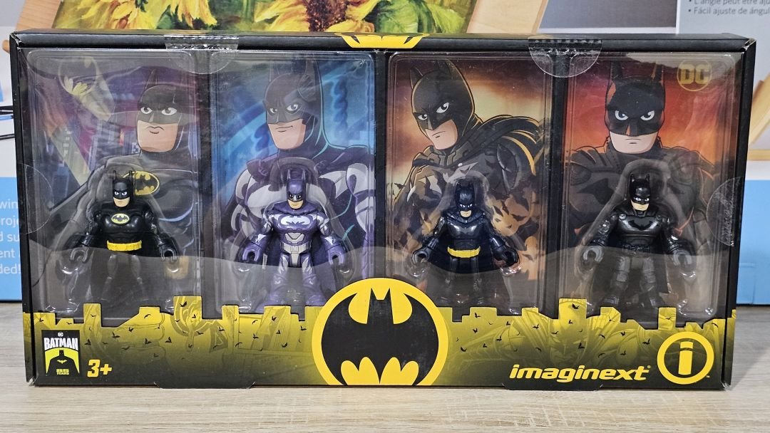 Batman 85th Anniversary Set - Image 1