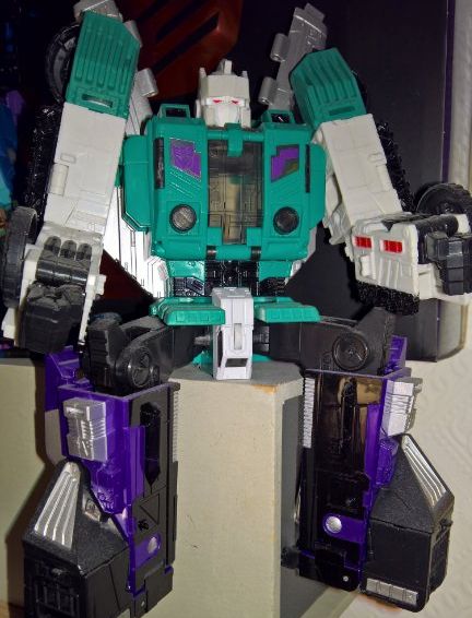 Titans Return - Leader - Decepticon - Six Shot - Image 1