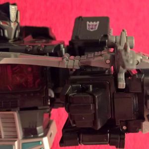 Power of the Primes - Leader - Decepticon - Nemesis Prime (w/ Nemesis Pax)