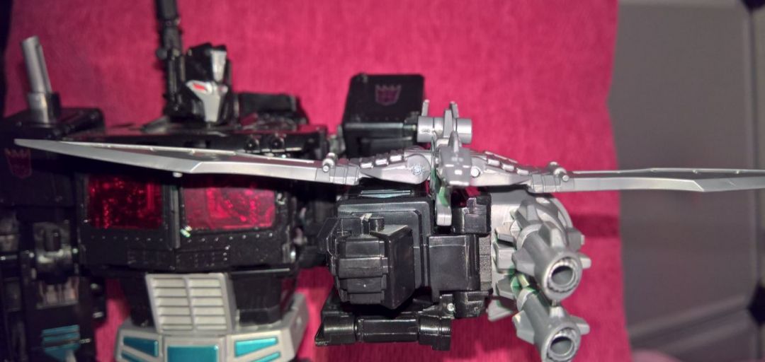 Power of the Primes - Leader - Decepticon - Nemesis Prime (w/ Nemesis Pax) - Image 2