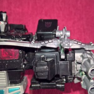 Power of the Primes - Leader - Decepticon - Nemesis Prime (w/ Nemesis Pax)
