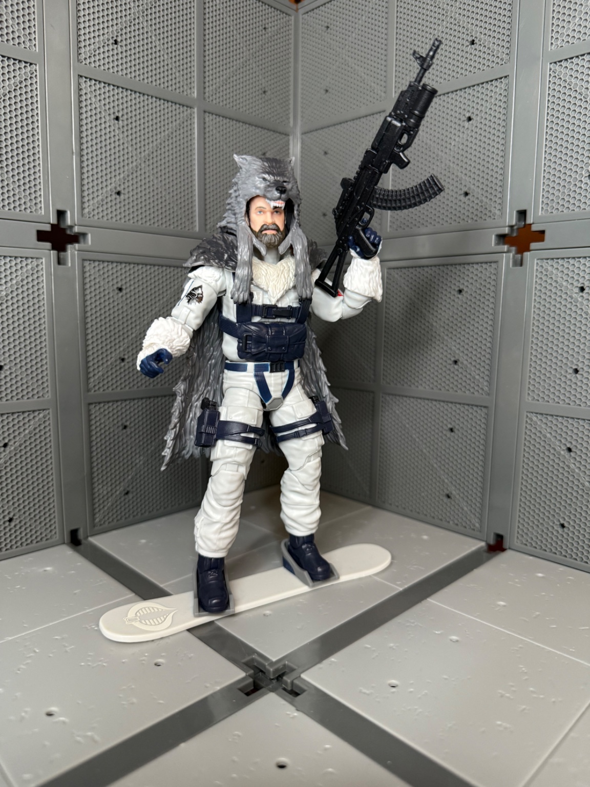 Snow Serpent Commander - Image 1