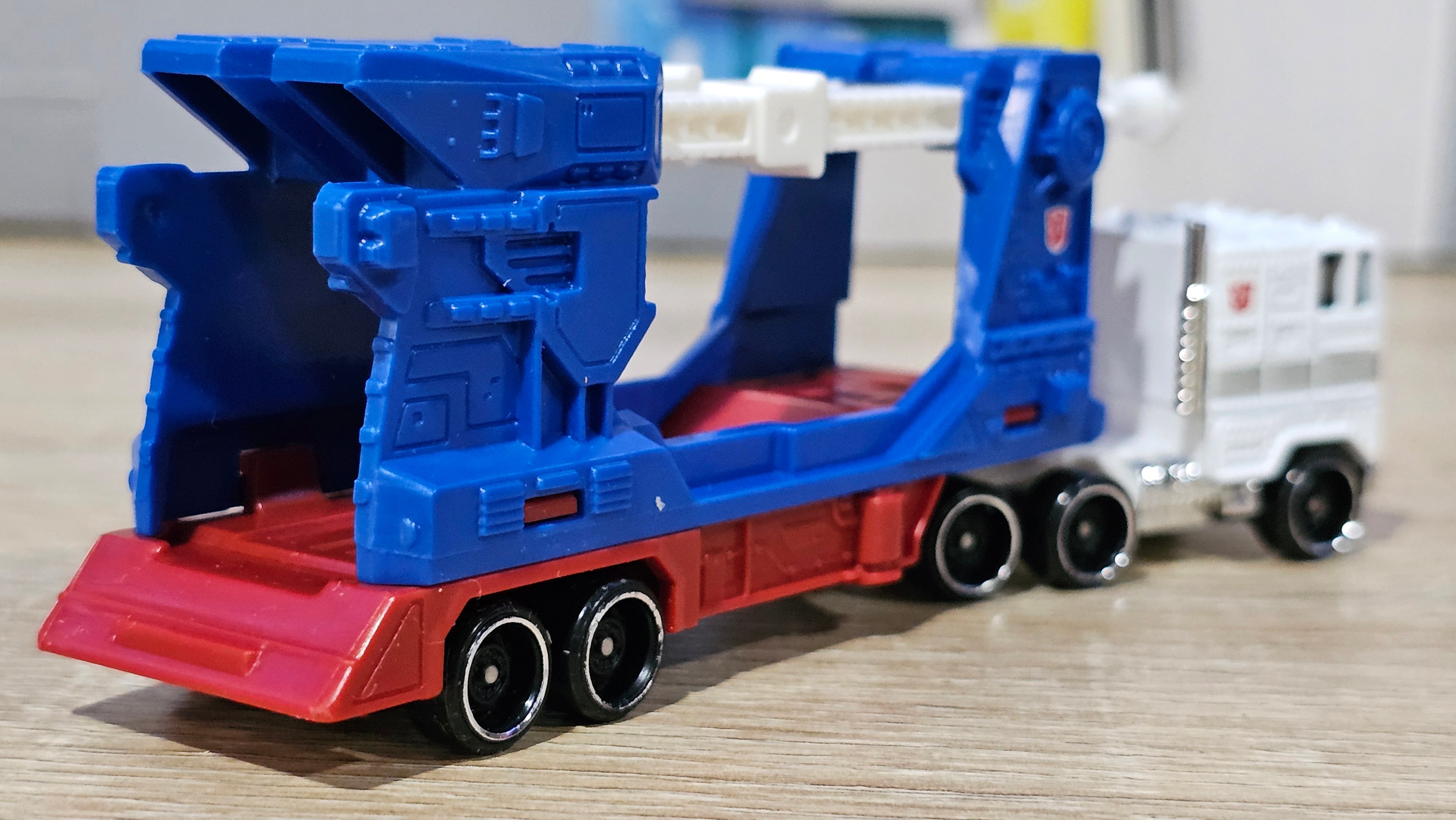 Track Fleet Ultra Magnus - Image 3