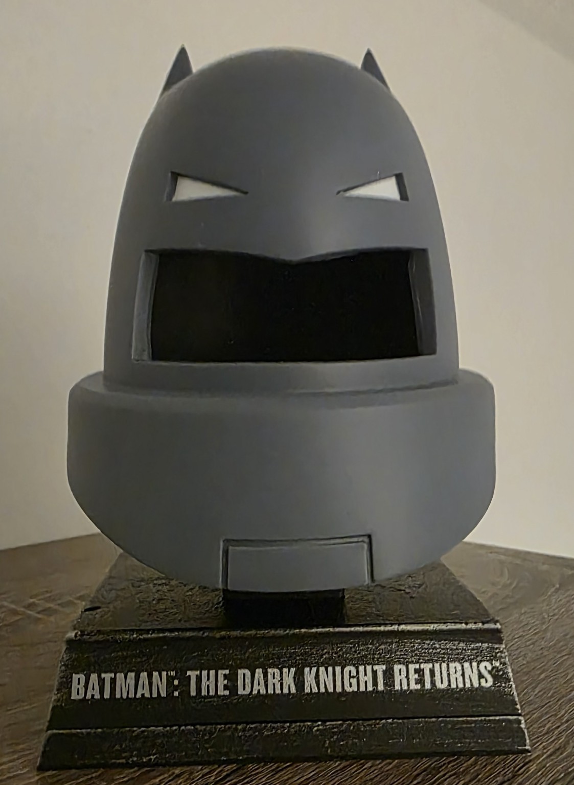 Dark Knight Returns Cowl (1:3 scale) - Image 1