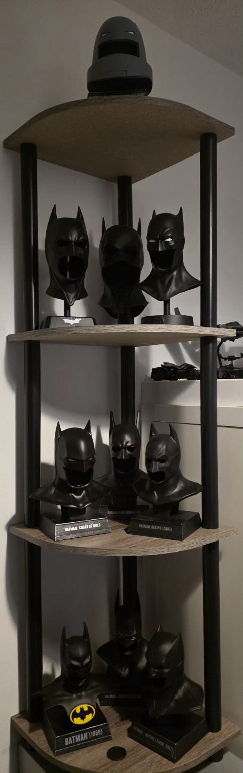 Dark Knight Returns Cowl (1:3 scale) - Image 4