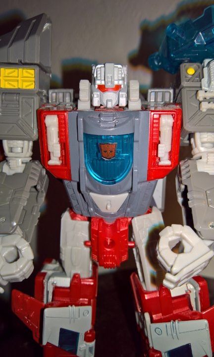 Titans Return - Voyager - Autobot - Broadside - Image 2