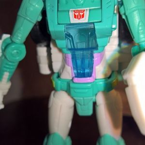 Power of the Primes - Deluxe - Autobot - Moonracer
