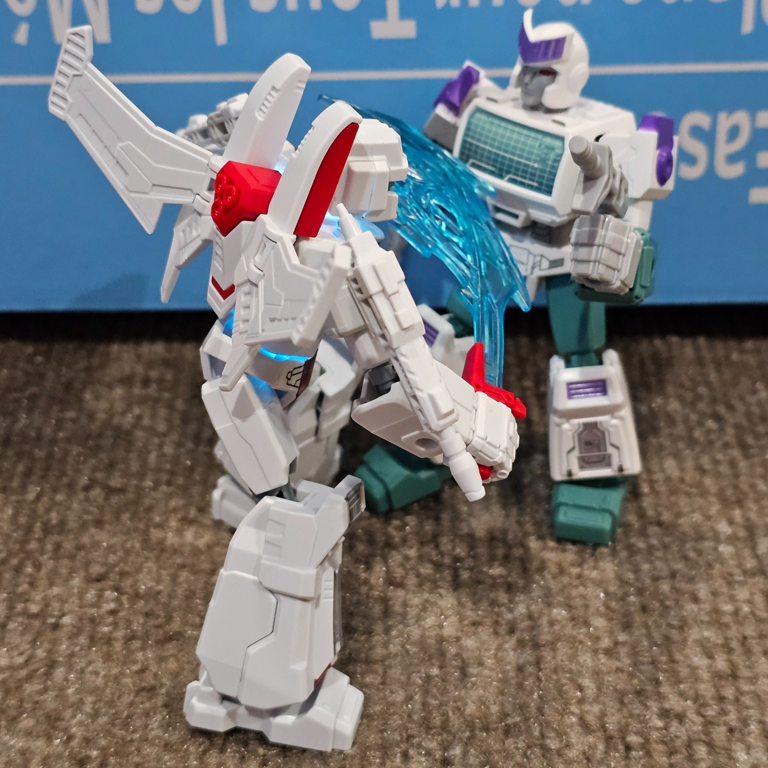 Shattered Glass Starscream  - Image 2