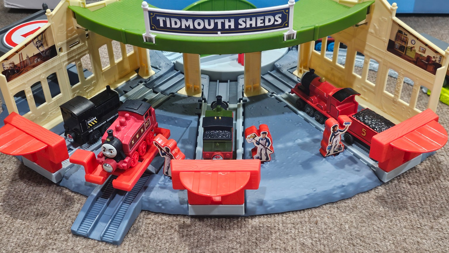 Exploring Tidmouth Sheds  - Image 5