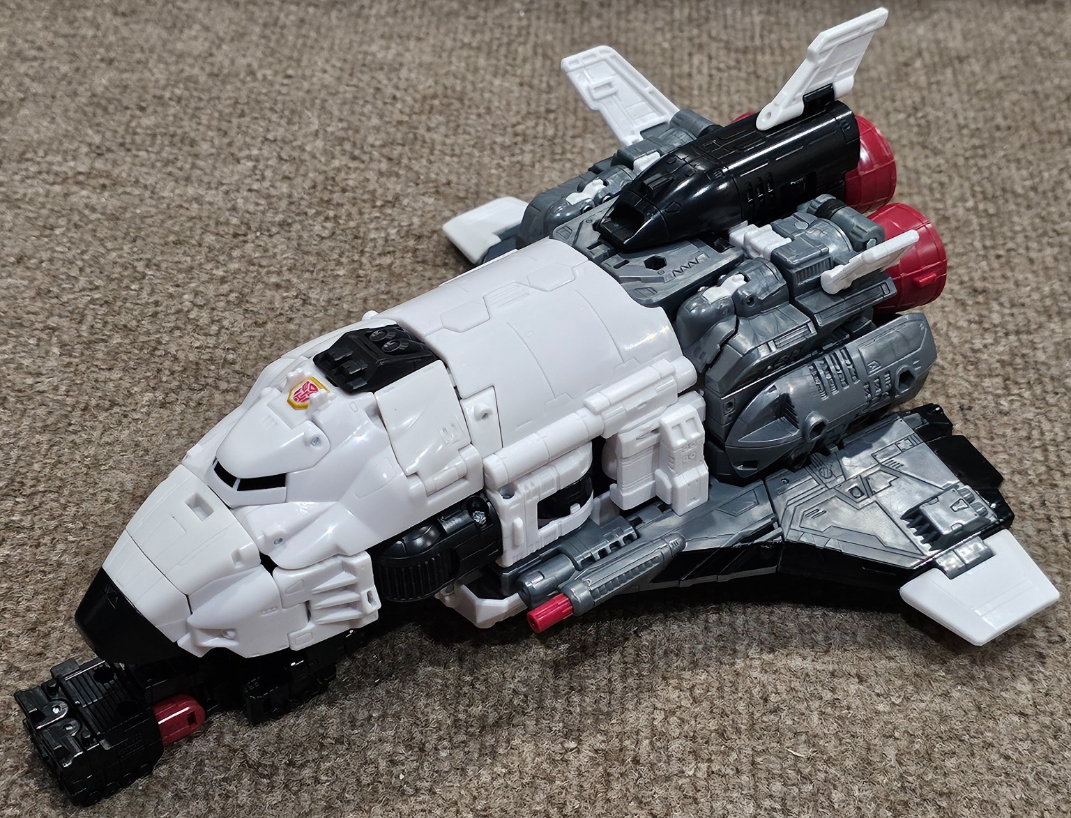 Jetfire and Space Mini-Con Team - Image 3