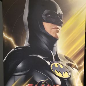 Hot Toys MMS712 The Flash – Batman (Modern Suit) 1:6th Scale Collectible Figure