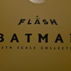 Hot Toys MMS712 The Flash – Batman (Modern Suit) 1:6th Scale Collectible Figure