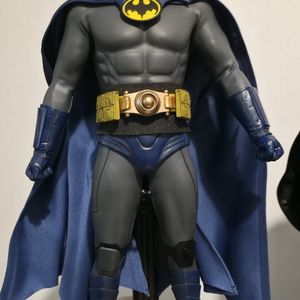 Hot Toys MMS834 The Flash Batman (Blue & Grey Suit) 1/6th Scale Collectible Figure 