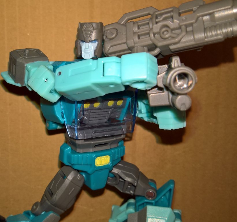 Titans Return - Deluxe - Autobot - Sergeant Kup - Image 3