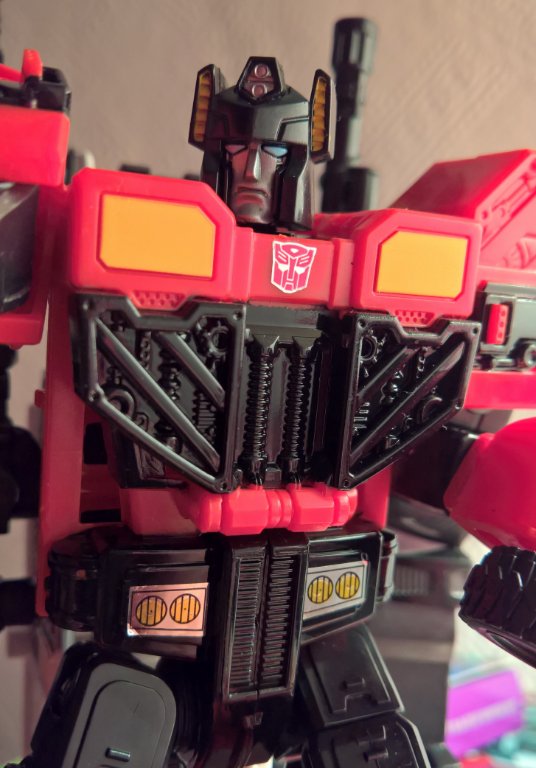 Power of the Primes - Voyager - Autobot - Inferno - Image 1