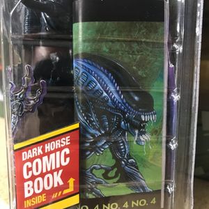 Gorilla Alien with Face Hugger
