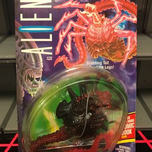 Queen Face Hugger