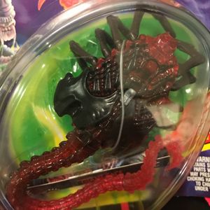 Queen Face Hugger