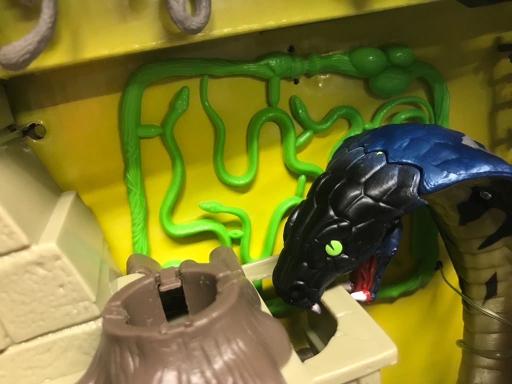Giant Cobra Playset - Image 34