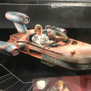 X-34 Landspeeder with Luke Skywalker