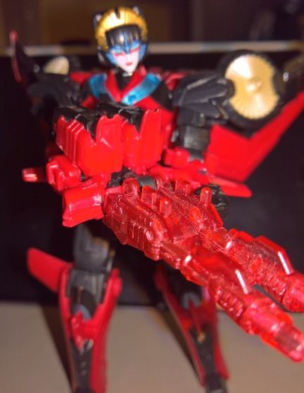 Titans Return - Deluxe - Autobot - Windblade - Image 4