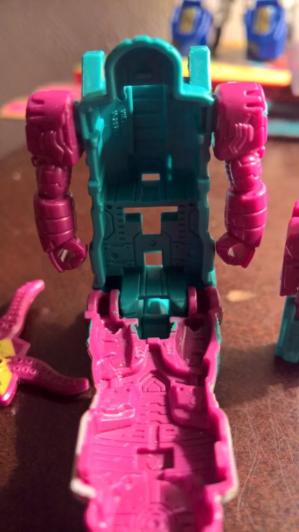 Power of the Primes - Prime Master - Decepticon - Solus Prime w/ Octopunch decoy armor - Image 5