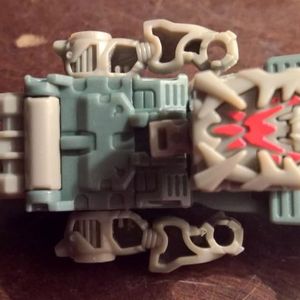 Power of the Primes - Prime Master - Decepticon - Megatronus w/ Bomb-Burst decoy armor